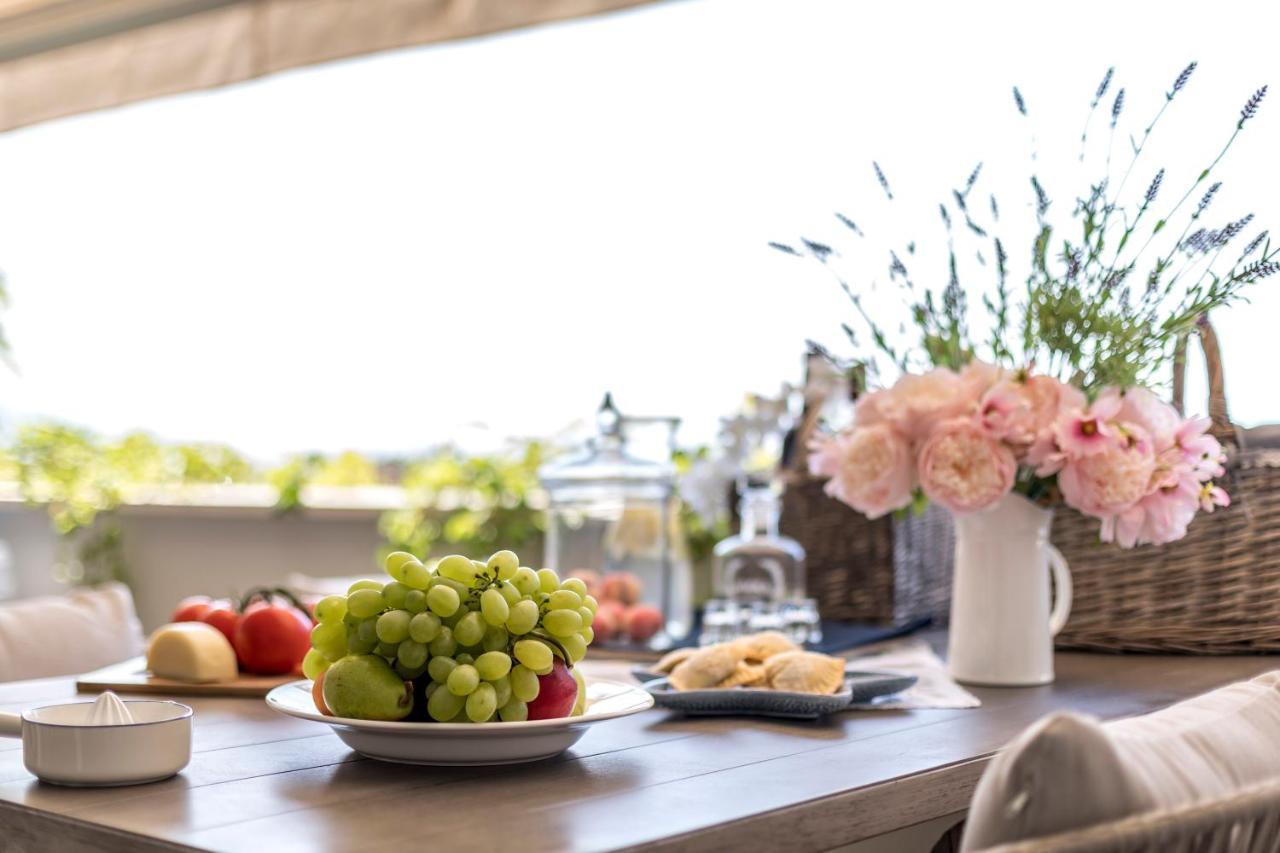 Velebis Superior Apartment - Luxurious One-Room Apartment With Jacuzzi - Prestigious Location By The Sea In The New City Center Of Znjan - Panoramic View Of The Sea And Islands - Free Garage Parking - Buralux Properties Split Ngoại thất bức ảnh