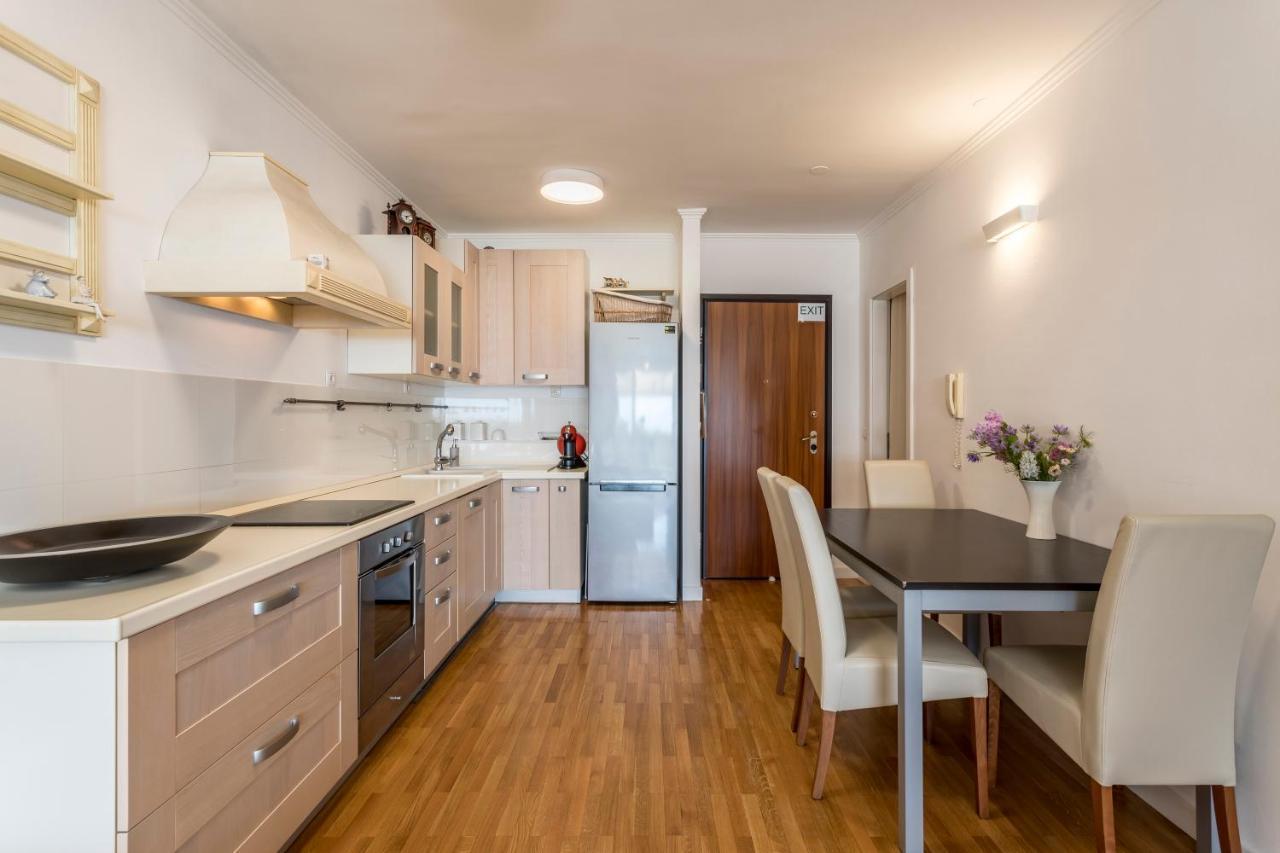 Velebis Superior Apartment - Luxurious One-Room Apartment With Jacuzzi - Prestigious Location By The Sea In The New City Center Of Znjan - Panoramic View Of The Sea And Islands - Free Garage Parking - Buralux Properties Split Ngoại thất bức ảnh