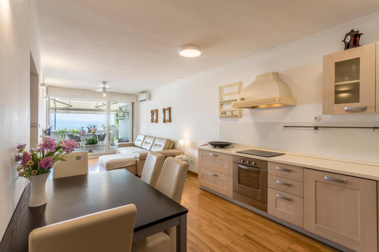 Velebis Superior Apartment - Luxurious One-Room Apartment With Jacuzzi - Prestigious Location By The Sea In The New City Center Of Znjan - Panoramic View Of The Sea And Islands - Free Garage Parking - Buralux Properties Split Ngoại thất bức ảnh