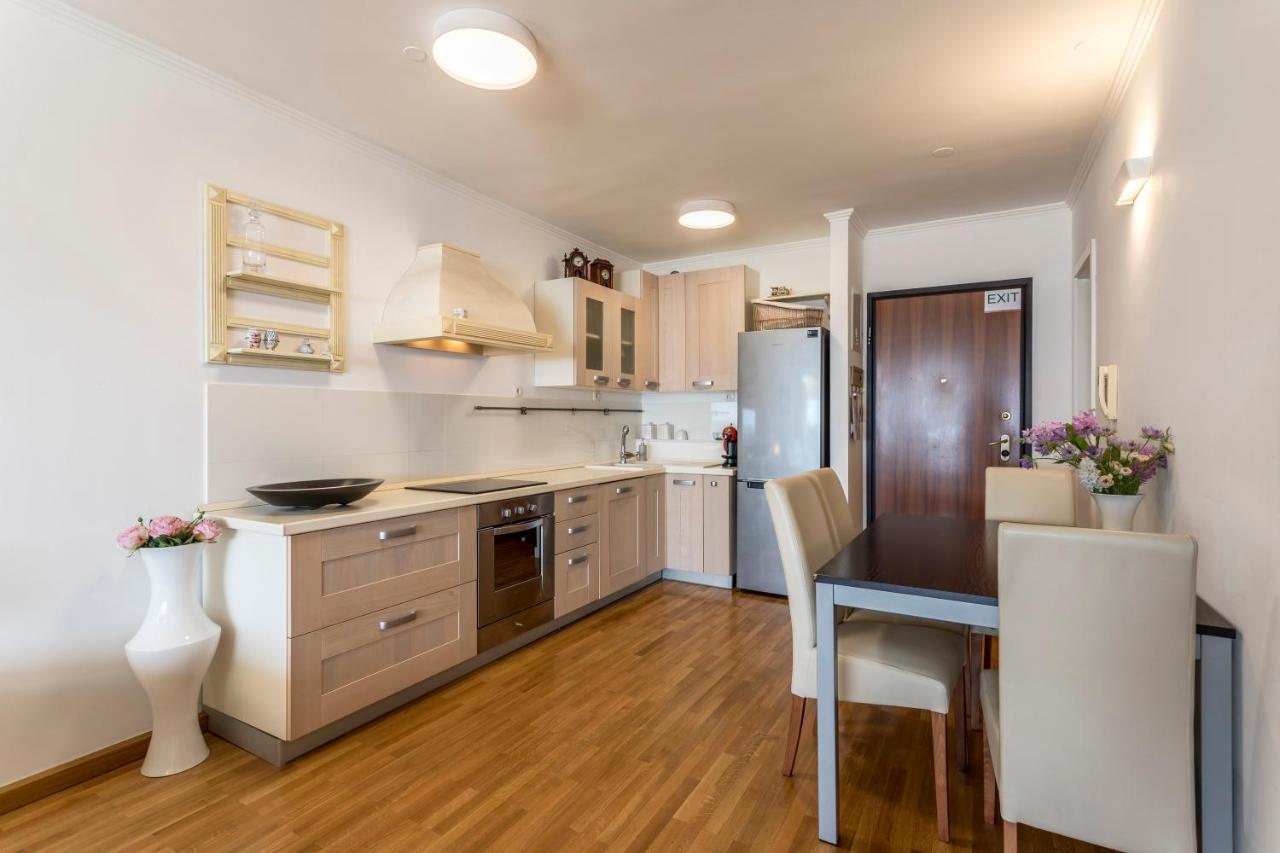 Velebis Superior Apartment - Luxurious One-Room Apartment With Jacuzzi - Prestigious Location By The Sea In The New City Center Of Znjan - Panoramic View Of The Sea And Islands - Free Garage Parking - Buralux Properties Split Ngoại thất bức ảnh